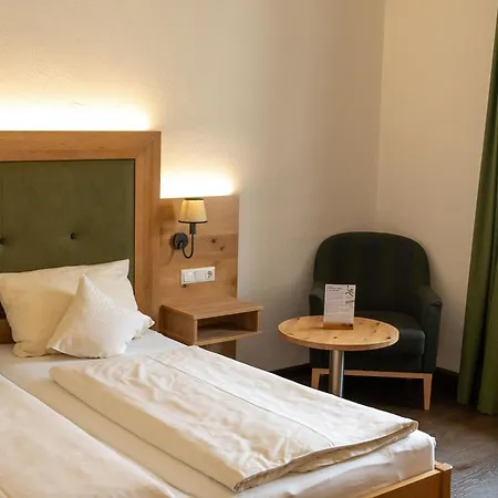 Griesbraeu Zu Murnau Hotel 4*